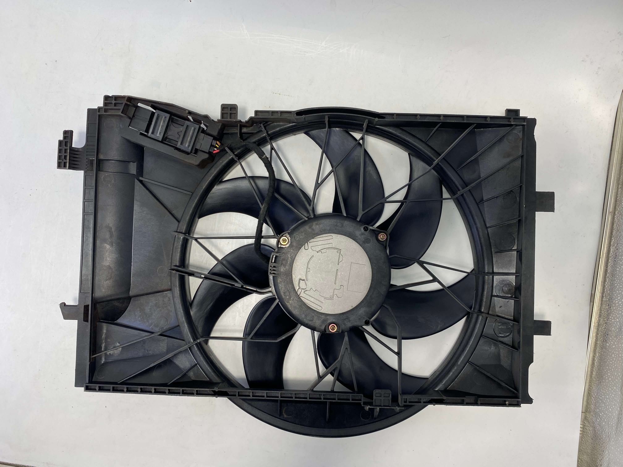 W203 i&ccedil;in y&uuml;ksek kaliteli A2035000493 fır&ccedil;asız motor ve kontrol mod&uuml;l&uuml;; Otomobil par&ccedil;aları ithalatı i&ccedil;in premium par&ccedil;a.