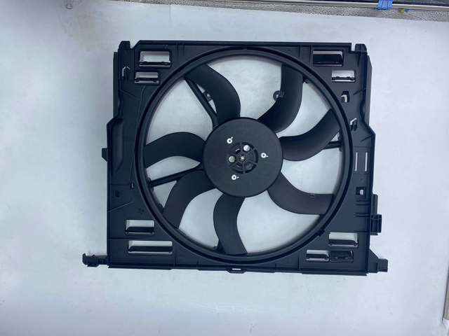Rakitan kipas pendingin radiator 17428509741 untuk BMW 528i 530i 535i 640i 740Li 2009-2015 Grosir