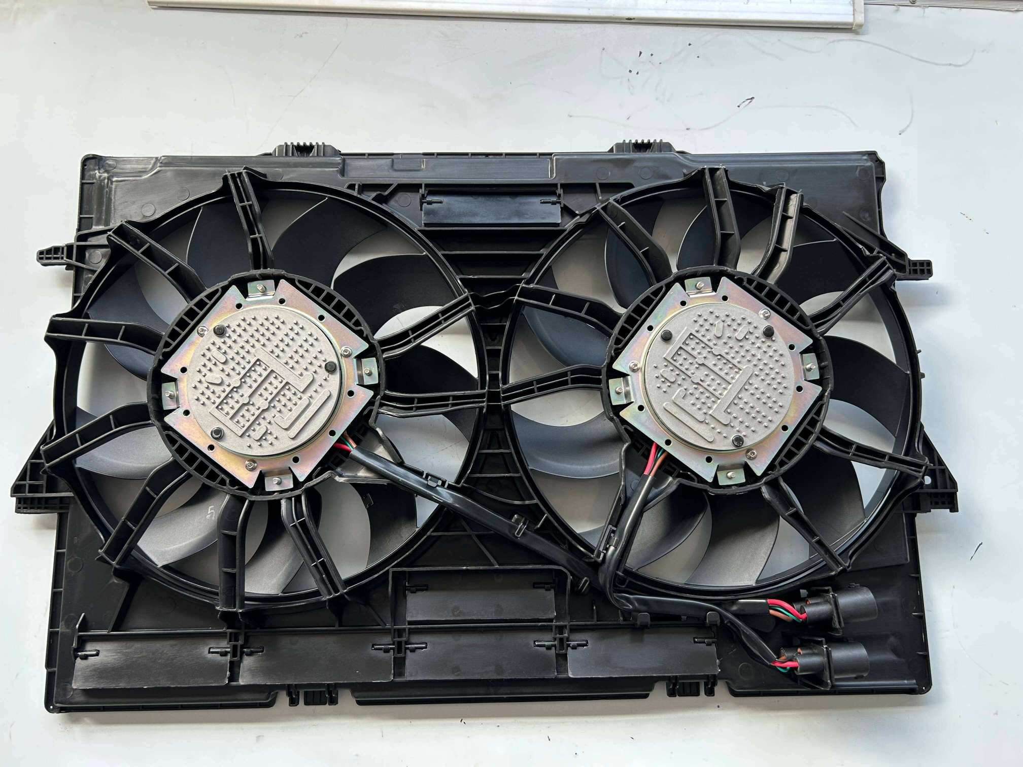Ventilateur &eacute;lectrique OE 4H0959455AD pour Audi A6/A7 (C7/4G) 3.0T V6 2012-2017 ; Stock de gros.