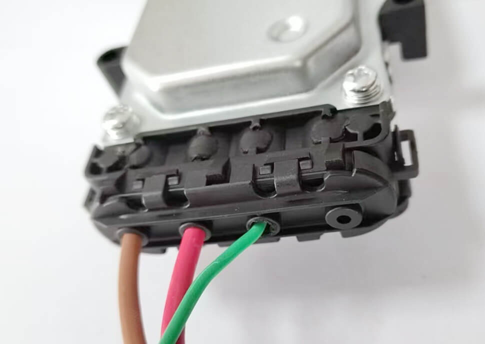 1137328365 Modul ovladače ventil&aacute;toru; Nahrazuje 6G91-9A821-AA; Volvo Sklad chladic&iacute;ch komponent S40 C70.
