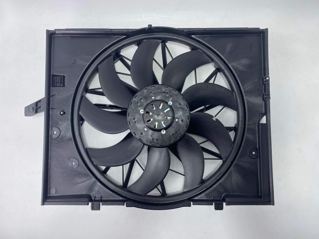Conjunto de ventilador de refrigera&ccedil;&atilde;o do motor 17427524881 para BMW S&eacute;rie 7 2003-2006 Ventilador el&eacute;trico sem escova atacado
