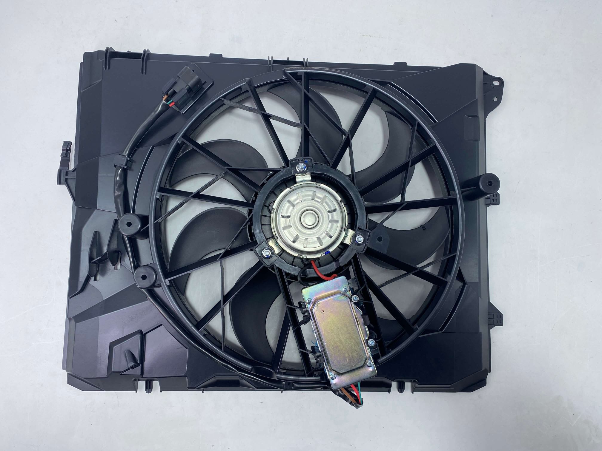 Hoogwaardige radiateurventilator 17427563259 past op BMW E84 2010-2015 OEM-kwaliteit voor distributeurs