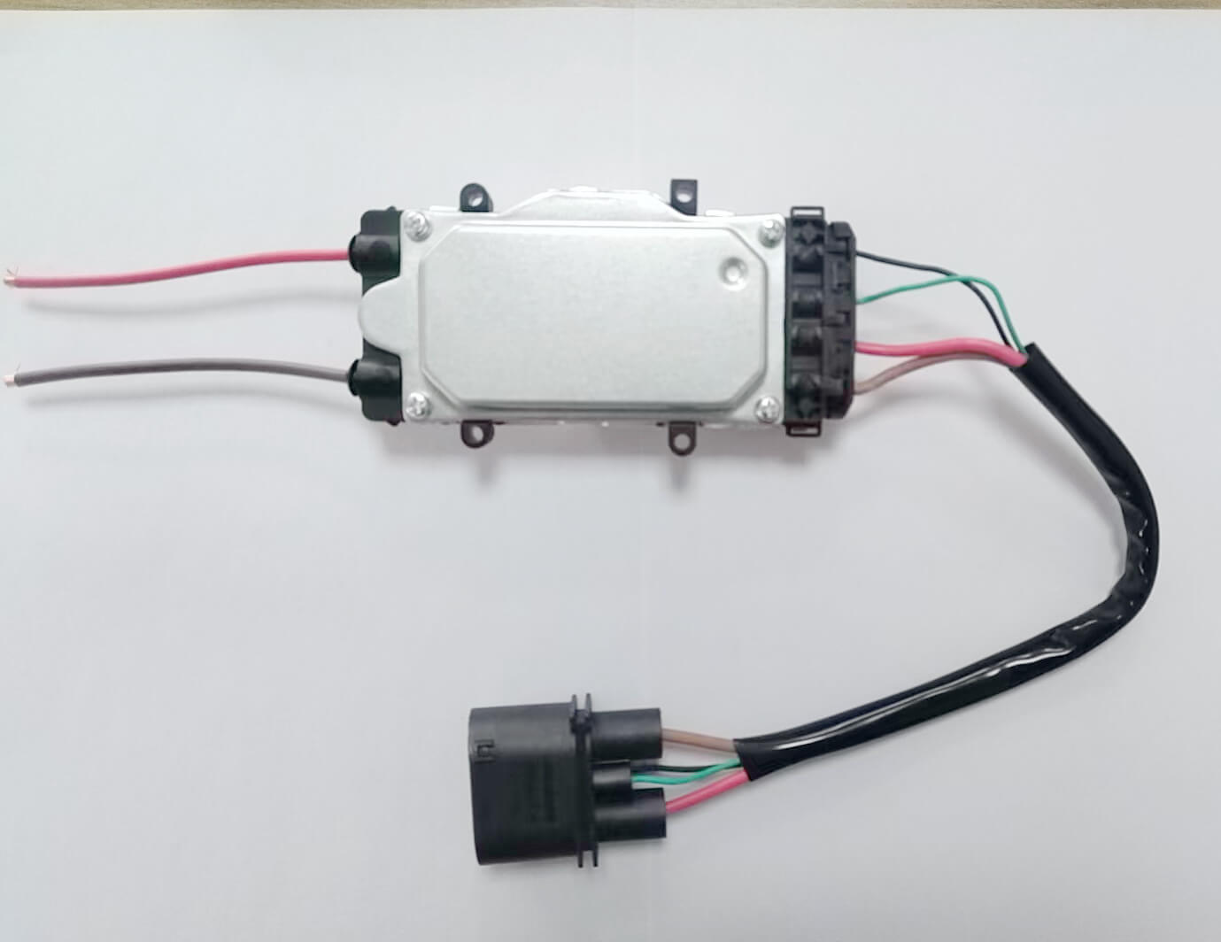 وحدة التحكم في المروحة 1137328173 عالية الجودة متوافقة مع Audi Q7 (07-15) وVW Touareg (04-12) - توريد الاستيراد بالجملة