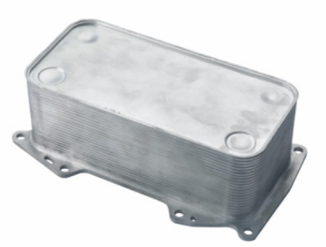 Oil Cooler 04900207 kompatibel dengan Deutz TCD 6L 2013 mesin diesel 4V pemasok grosir kualitas OEM