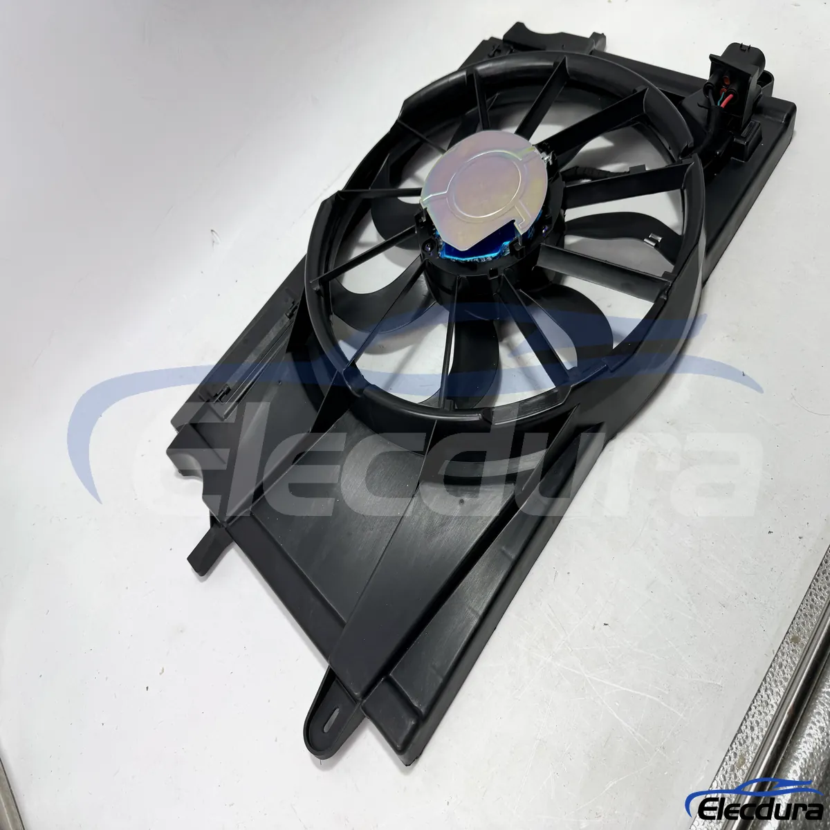 Chevrolet Cruze i&ccedil;in toplu yedek par&ccedil;a tedariği i&ccedil;in fır&ccedil;asız Radyat&ouml;r soğutma fanı grubu 39009025