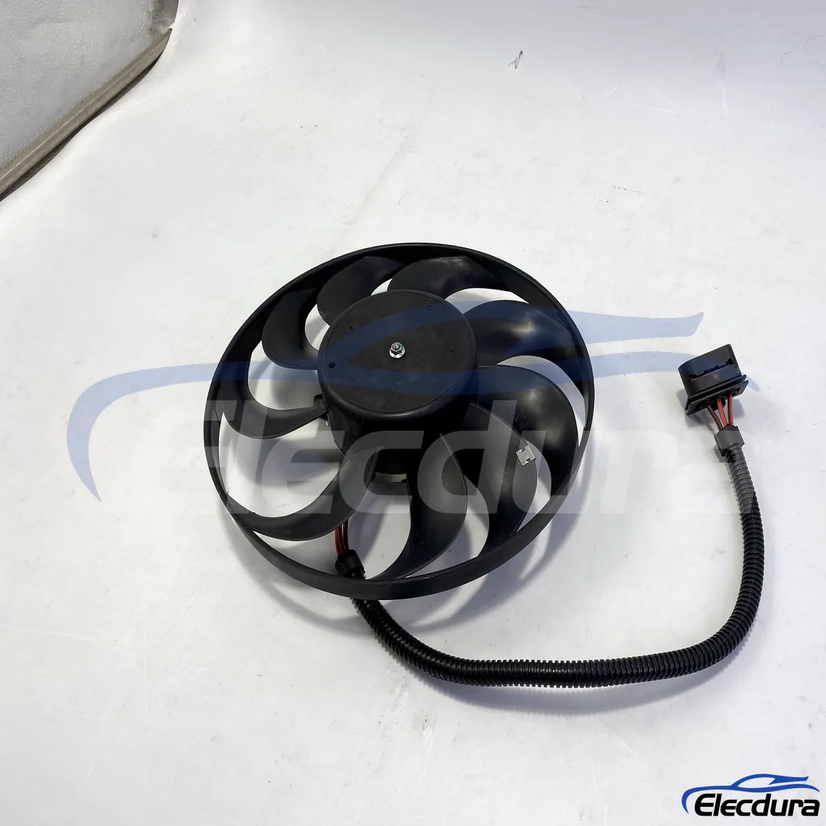Sestava chladic&iacute;ho ventil&aacute;toru Volkswagen Polo / Polo V pro opravu přehř&aacute;t&iacute; a slab&eacute;ho prouděn&iacute; vzduchu