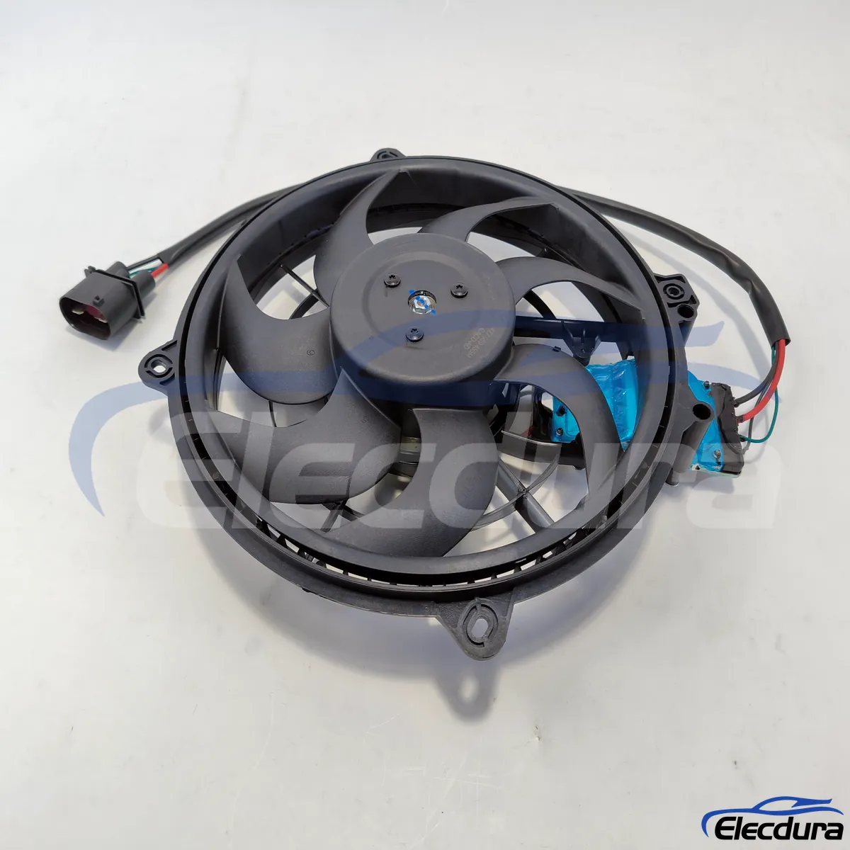 Audi R8 hűtőventil&aacute;tor szerelv&eacute;ny 4Z7959455M eloszt&oacute; ell&aacute;t&aacute;shoz