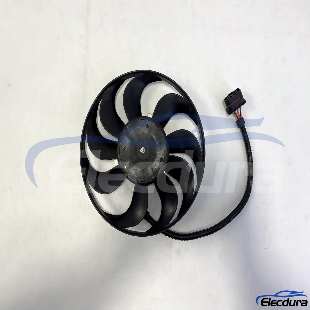 Motor ventil&aacute;toru chladiče s n&aacute;hradn&iacute;mi d&iacute;ly odpov&iacute;daj&iacute;c&iacute; OE 6QD959455C pro hromadn&eacute; objedn&aacute;vky