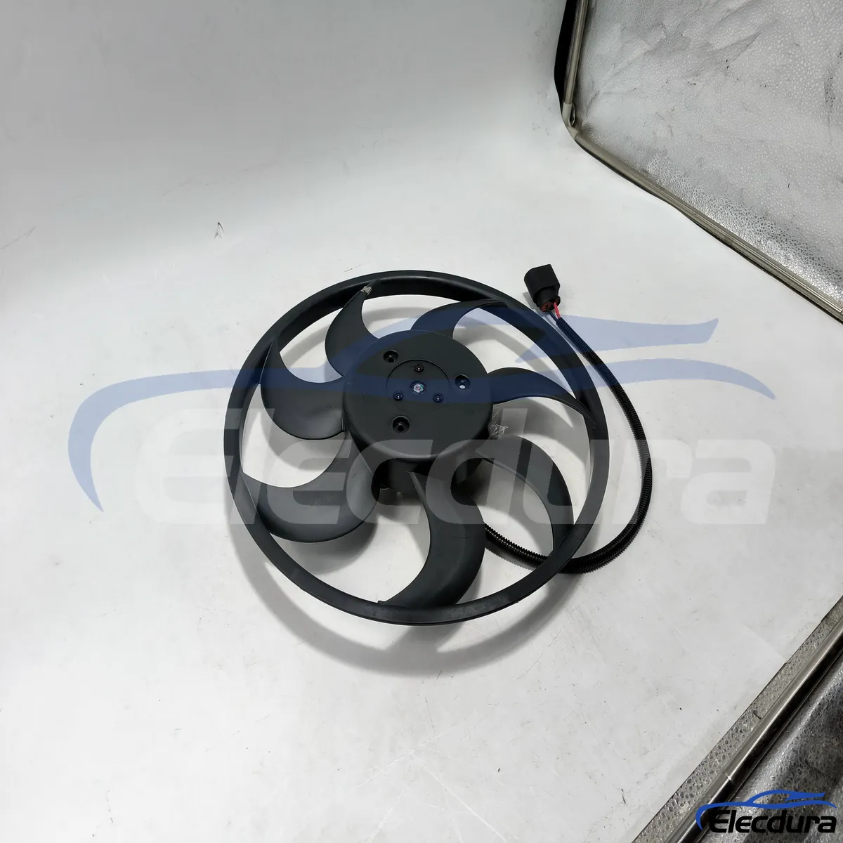 ชุดพัดลมระบายความร้อน Volkswagen Transporter T5 / Multivan / Caravelle สำหรับการซ่อมแซมความร้อนสูงเกินไปและการไหลเวียนของอากาศอ่อน