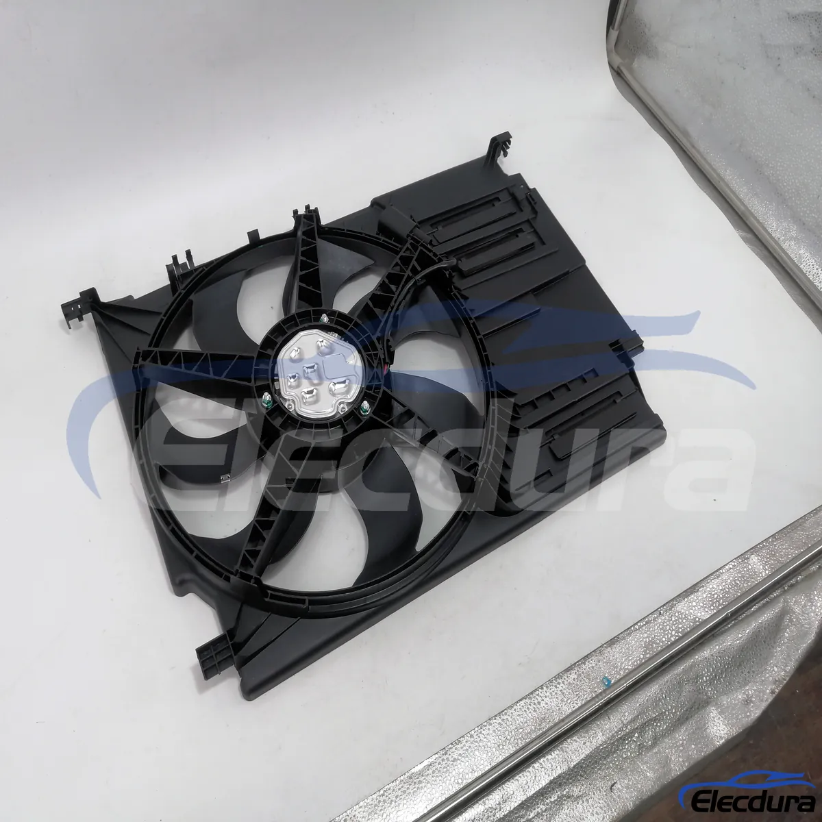 Aftermarket bezkomut&aacute;torov&aacute; sestava chladic&iacute;ho ventil&aacute;toru chladiče 17427617609 pro dovozce a velkoobchodn&iacute;ky