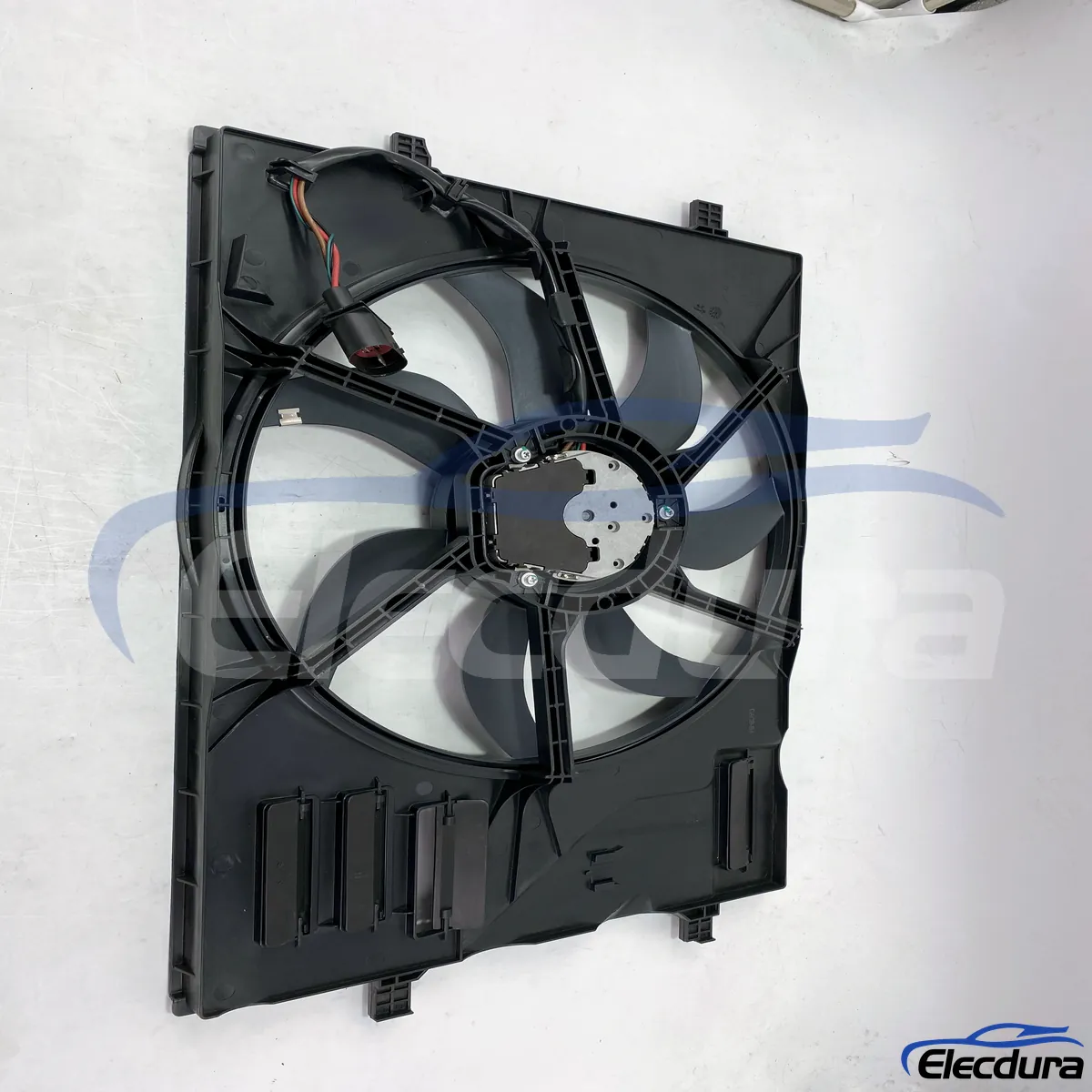 พัดลมระบายความร้อน Volkswagen พร้อม OE 5Q0121205AL สำหรับโปรแกรมเปลี่ยนชิ้นส่วนอย่างมืออาชีพ